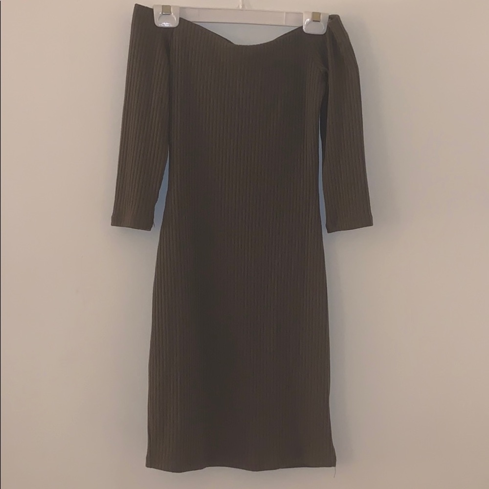Grey Off the Shoulder Sleeve Dress